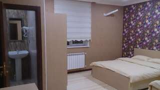 Мини-отель Baku Butik Mini-Hotel Баку Трехместный номер с собственной ванной комнатой-2